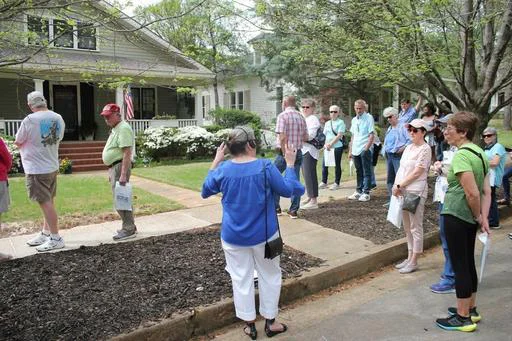 April Walking Tour - Old Decatur Historic Homes